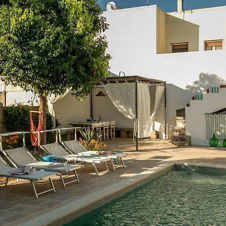 Townhouse With Pool In Salento, Puglia Villa